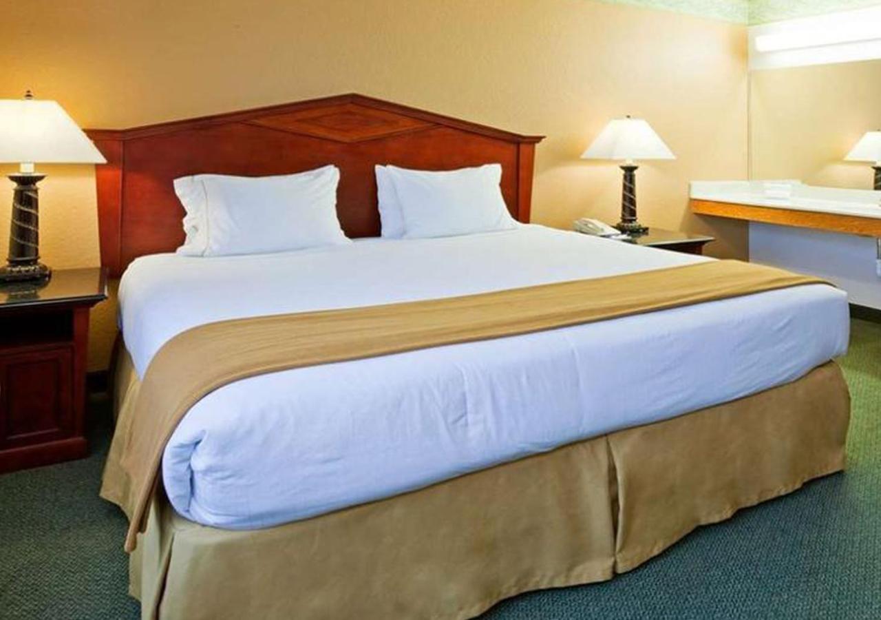 Norwood Inn & Suites Eagan St Paul & Mall Of America Экстерьер фото